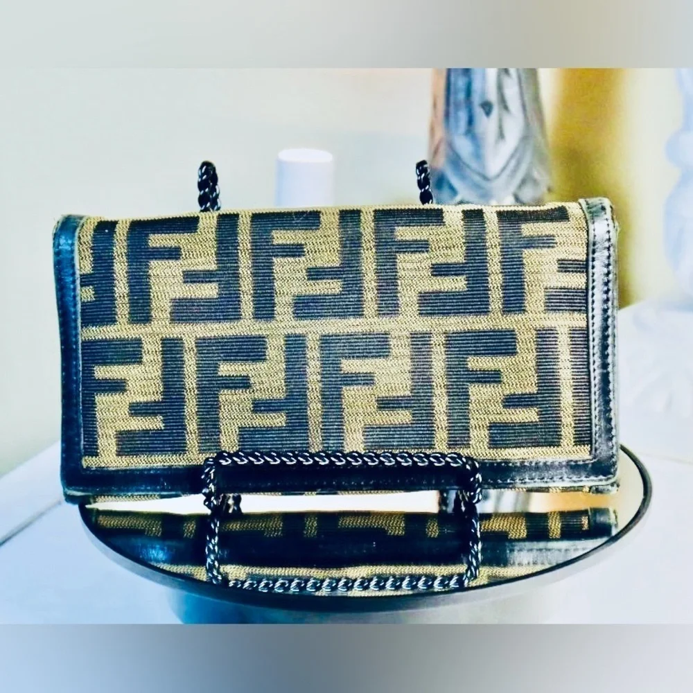 Authentic VTG Fendi Wallet Iconic FF Zucca Print